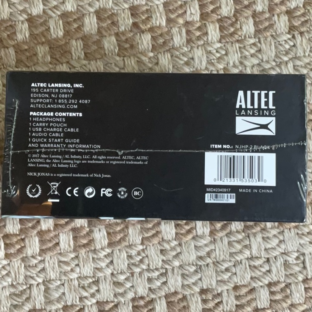 Altec Lansing NJHP-2-BLK Nick Jonas Collaboration Bluetooth Touch Headphones - Picture 8 of 10